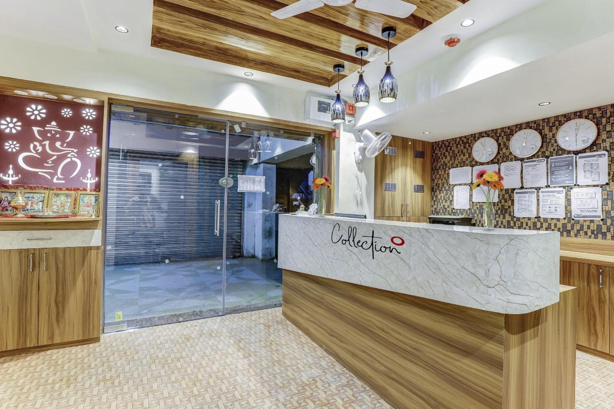 Collection O Laxmi Kuber Hotel Utran Exterior photo